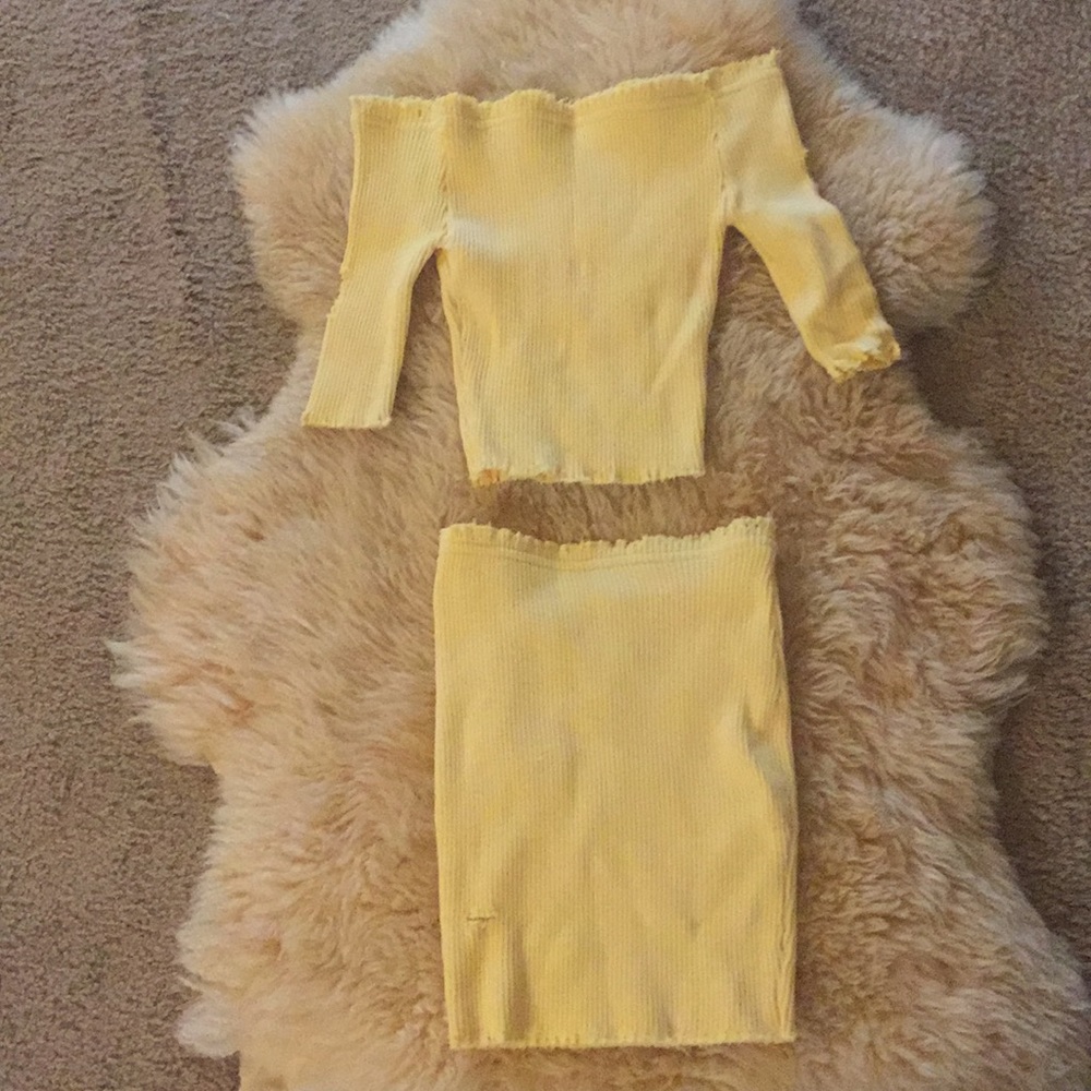 Never worn Fashion Nova yellow two piece set. NWOT